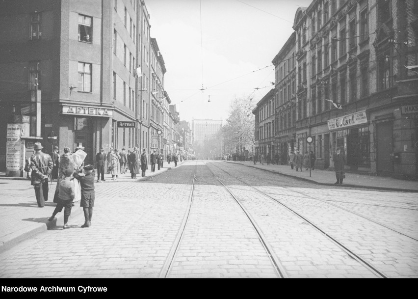 Świętochłowice, 1937 rok.
Zobacz kolejne zdjęcia/plansze....