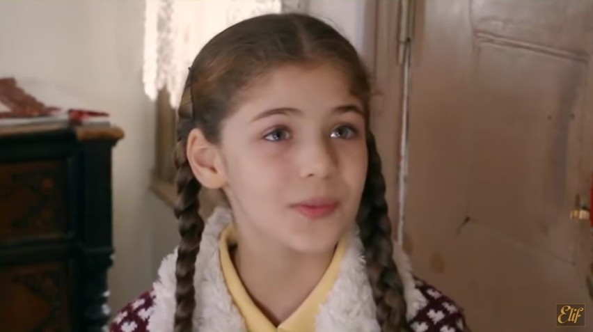 "Elif" odcinek 593. Rodzina robi niespodziankę Zeynep i Selimowi. Melek chce wrócić do szwalni [STRESZCZENIE ODCINKA]