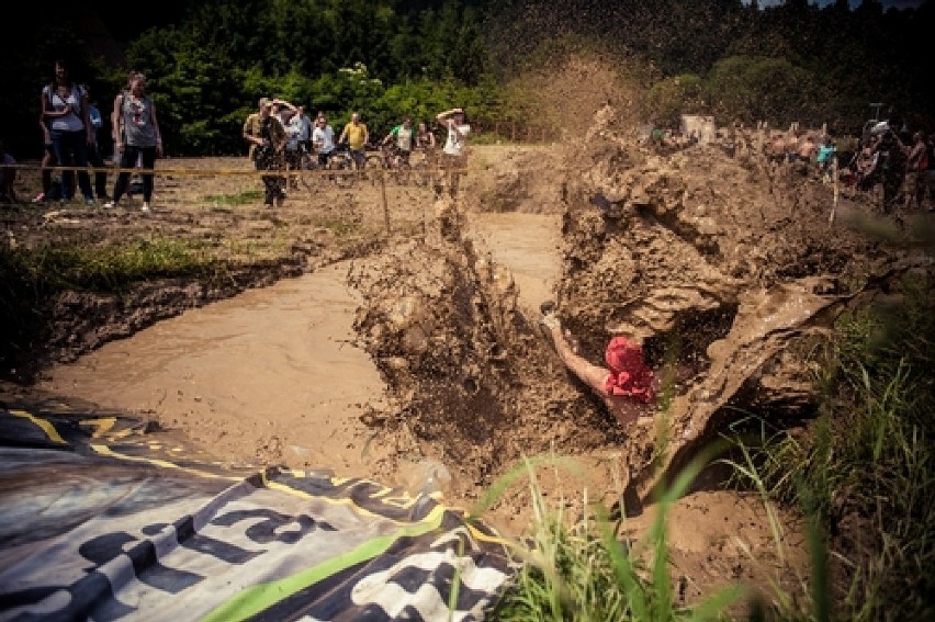 Runmageddon 2015 w Myślenicach. Ekstremalny bieg przeszkodowy [ZDJĘCIA]