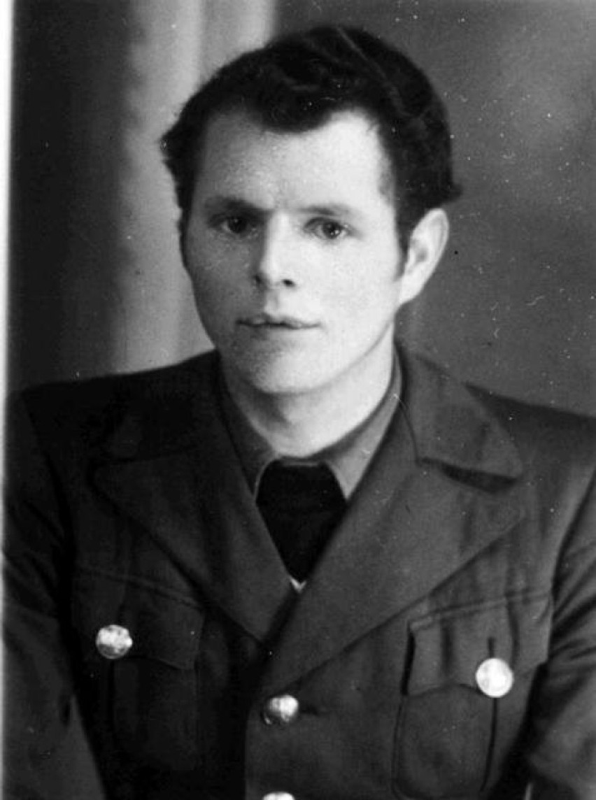 Jan Kempiński - urodził się w 1921 r. Był porucznikiem Armii...