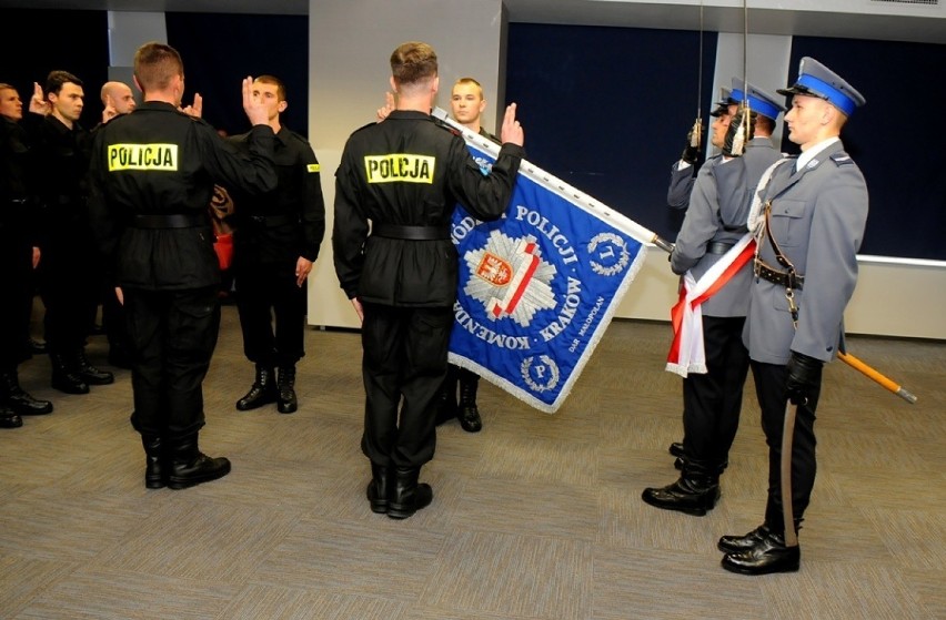 Kraków. Ślubowanie nowo przyjętych policjantów [WIDEO, ZDJĘCIA]