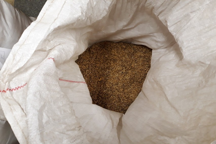 Policjanci z Grudziądza przechwycili 126 kilogramów nielegalnego tytoniu 