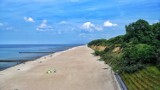 Wakacje 2022 nad polskim morzem. Zobacz 15 miejscowości nad Bałtykiem, do których dojedziesz najszybciej z Legnicy [MAPA, CZAS DOJAZDU]