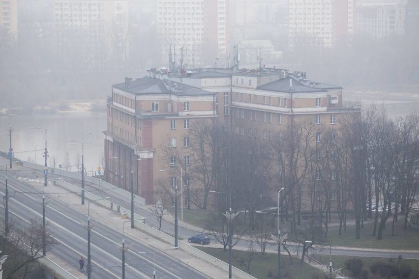 Stan powietrza w Warszawie 7 luty 2018. Smog nad stolicą....