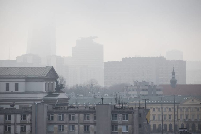 Stan powietrza w Warszawie 7 luty 2018. Smog nad stolicą....