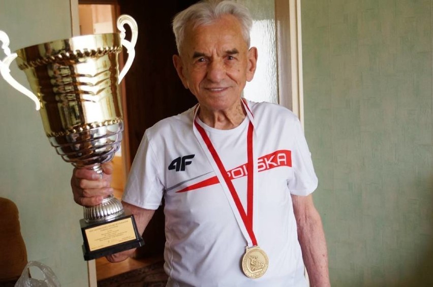 Stanisław Kowalski ze Świdnicy skończył dziś 110 lat. To najstarszy biegacz świata  (ZDJĘCIA)
