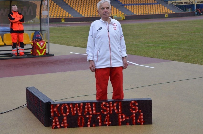 Stanisław Kowalski ze Świdnicy skończył dziś 110 lat. To najstarszy biegacz świata  (ZDJĘCIA)
