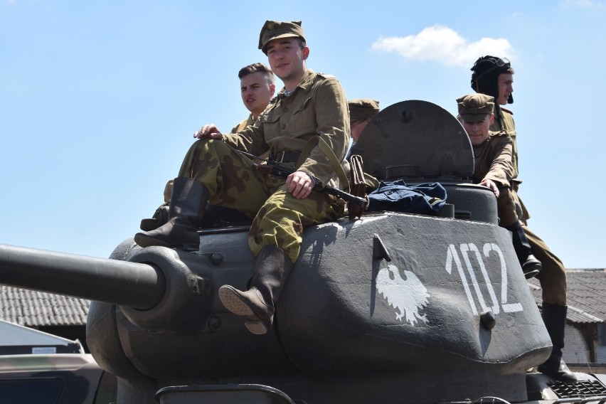Dni Czołgistów w postsowieckiej bazie w Bornem Sulinowie. Tanki i armaty [zdjęcia]