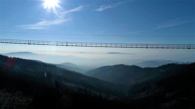 Najdłuższy wiszący most na świecie w pobliżu Śnieżnika. Sky Bridge przejdziemy się w chmurach