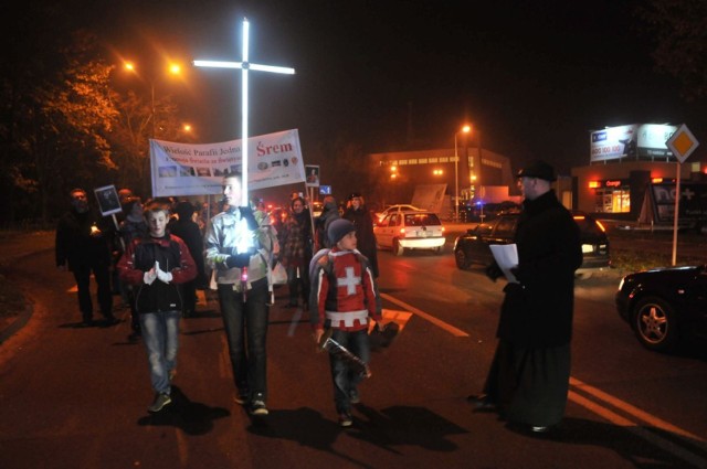 Śrem: 31 października ulicami miasta ruszy Procesja Światła ze Świętymi