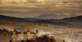 Cudowne zdjęcia Tatr z okolic Nowego Wiśnicza. W tle góry, a na pierwszym planie zamek! [ZDJĘCIA]