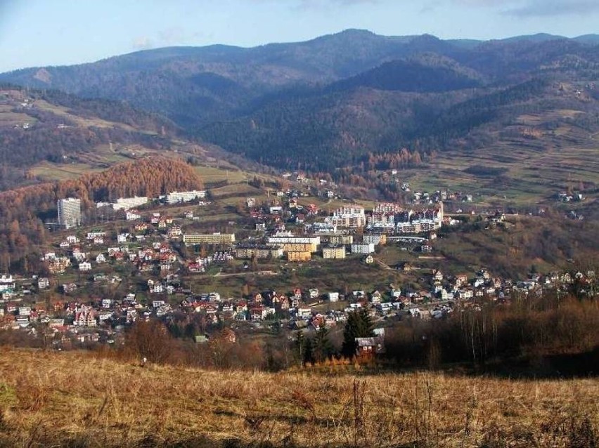 Ta turystyczna miejscowość w górach jest znana chyba...