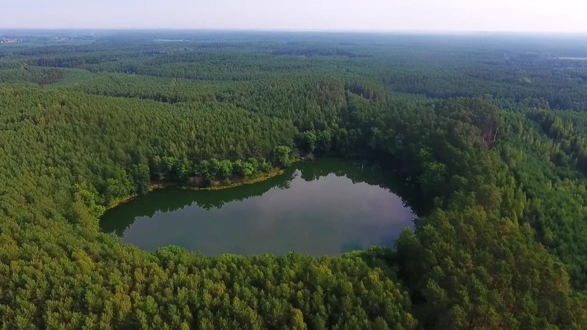 Niezwykłe jezioro w kształcie serca leży 30 km od...