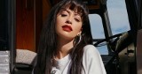 "Selena — serial". Christian Serratos, czyli piękna aktorka, która zagrała królową muzyki Tejano w nowym serialu Netflix. Zobacz, jak prezentuje się prywatnie!