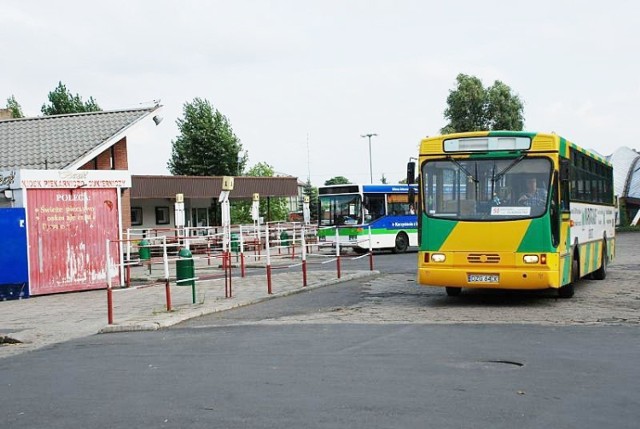 Dworca PKS, z którego odjeżdżałyby wszystkie busy w różnych kierunkach