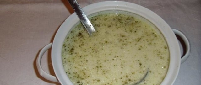 Zupa kwas - zupa, zwana też biuałym barszczem, na bazie soku z kapusty kwaszonej, zaprawiana mąką, czasami śmietaną, często podawana z kluskami ziemniaczanymi