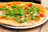 Międzynarodowy Dzień Pizzy w Nowej Soli. Najbardziej topowe miejsca polecane przez mieszkańców. Tam można zjeść pyszną pizzę