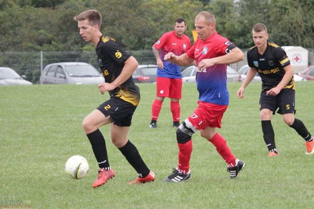 W meczu 1. kolejki A-klasy kujawsko-pomorskiej bramki strzelili: Jakub Milewski (21), Damian Milewski (78 - karny) - Sebastian Śmiałek 4 (6, 11, 52, 66).

W 11 min. Śmiałek nie wykorzystał rzutu karnego. Obronił bramkarz Oriona Krzysztof Lachowicz.



