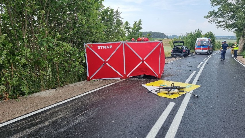 Tragiczny wypadek na dw 215 na trasie Sławoszyno - Karwieńskie Błota (1 lipca 2022)