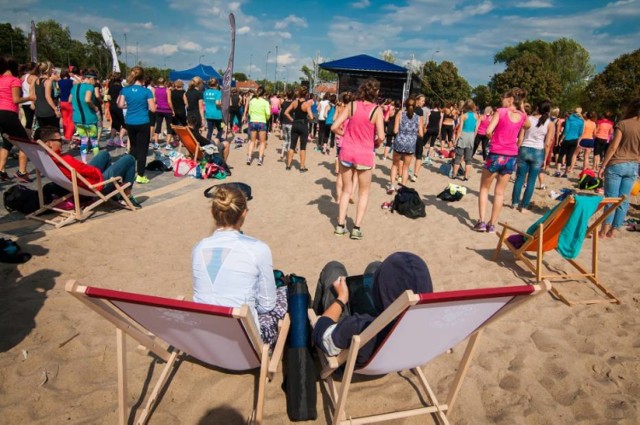 Plaża na Wilanowie znajduje się przy ul. Klimaczaka i Przyczółkowej niedaleko Urzędu Dzielnicy. Choć nie znajduje się bezpośrednio nad Wisłą, jest idealnym miejscem do relaksu. Organizowane są tam rozmaite rozrywki dla całych rodzin, a także wydarzenia sportowe. Do tej pory odbywały się tam m.in. seanse kina letniego, warsztaty tańca, animacje, karaoke czy spotkania teatralne.