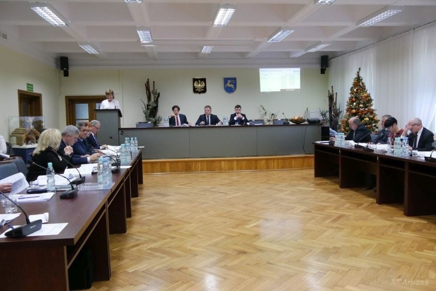 W piątek w Kozienicach odbyła się III sesja Rady Miejskiej. Pożegnano wiceburmistrz Małgorzatę Bebelską. O czym dyskutowali radni?