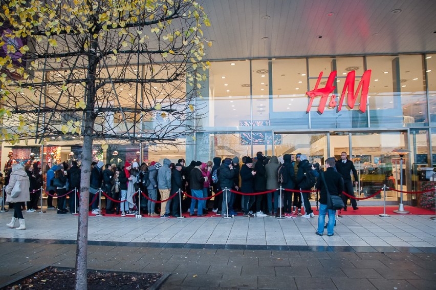 Kenzo dla H&M. Kolejka po ubrania znanego projektanta w...