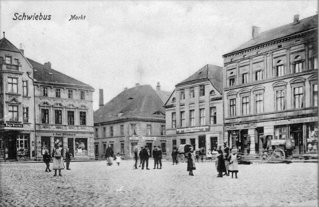 Świebodzin: Plac im. Jana Pawła II - strona zachodnia - Markt Westen