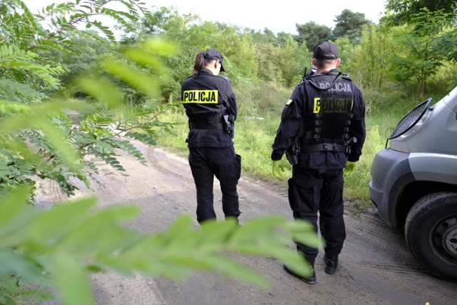Miejsce znalezienia zwłok w piątek zabezpieczała policja