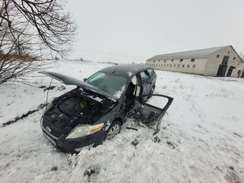 Wypadek w Świątnikach na DW 266