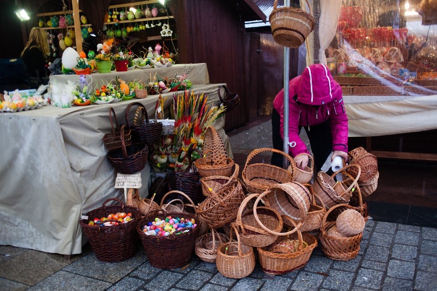 Kraków: Targi Wielkanocne na Rynku Głównym [ZDJĘCIA]