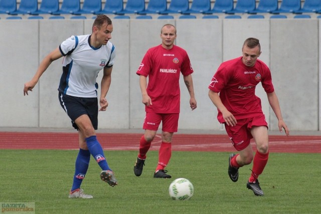 W meczu klasy okręgowej Lider Włocławek pokonał Kujawiankę Strzelno 4:2.

Lider Włocławek - Kujawianka Strzelno 4:2 (1:0)
GOL 31 min - Bartosz Czaplicki 1:0
GOL 61 - Łukasz Grube głową 2:0
GOL 68 min - Czaplicki strzelcem setnej bramki w sezonie 3:0
GOL 71 min - kolejną rozpoczął Kamil Pyczka 4:0
GOL 61 - Łukasz Grube głową 2:0
GOL 89 min - Bartosz Pawliński 4:2
GOL 87 min - Tomasz Warzecha z karnego 4:1



