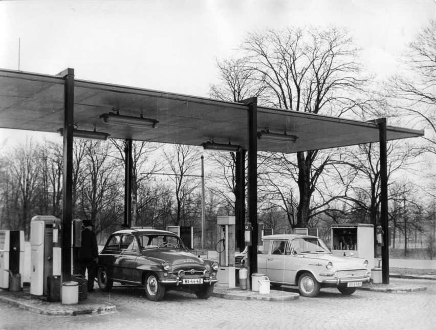 Stacje benzynowe w czasach PRL-u. Tak kiedyś tankowaliśmy samochody również w Lubuskiem 