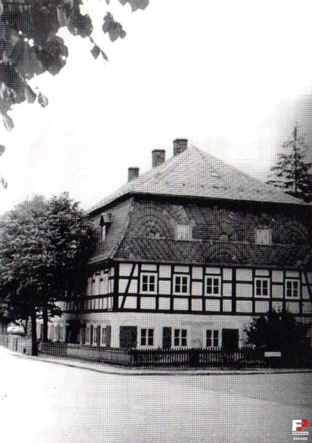 Nieistniejący już Dom Myśliwski, znajdujący się przy ul. Cieplickiej w Sobieszowie przetrwał do lat 70. XX wieku.