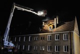 Pożar w Poznaniu: Zapalił się budynek przy Żelaznej. Ewakuowano 40 osób [ZDJĘCIA]