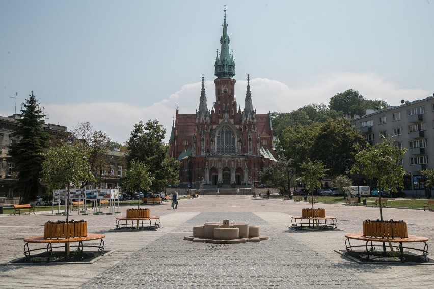 Kraków. Przebudowa Rynku Podgórskiego. Mieszkańcom nie podobają się zmiany [ZDJĘCIA]