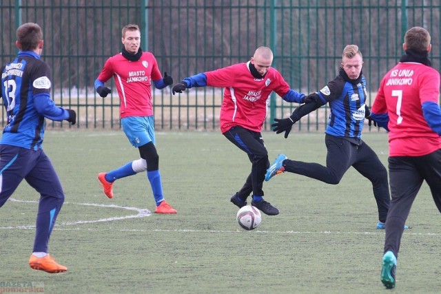 Unia Janikowo - Zawisza Bydgoszcz 3:5 (1:4)