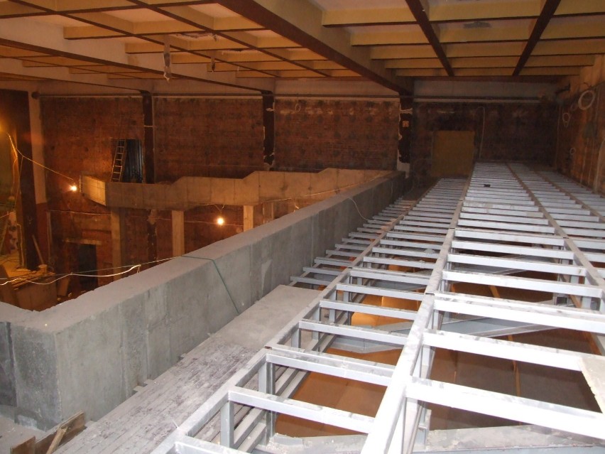 Projektant przebudowy kina w Wieluniu musi zapłacić za wyburzenie balkonu i budowę nowego. WDK wygrał proces