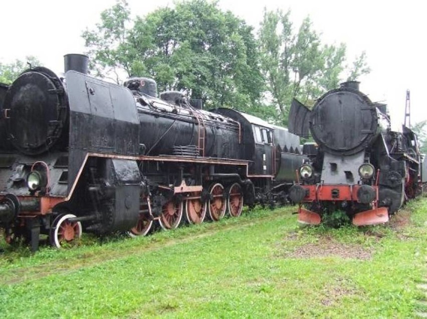Skansen Taboru Kolejowego znajduje się w Chabówce, ok. 75 km...