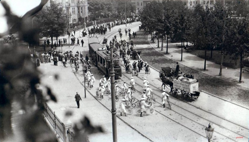 Oto rowerzyści z miasta Breslau. Zobacz unikatowe, archiwalne zdjęcia