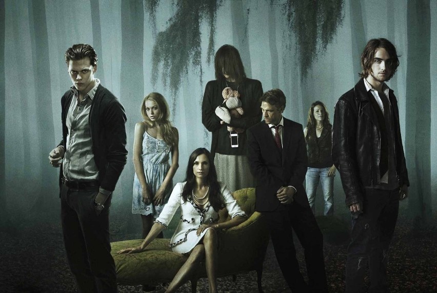 "Hemlock Grove" - W mieście Hemlock Grove zostaje brutalnie...