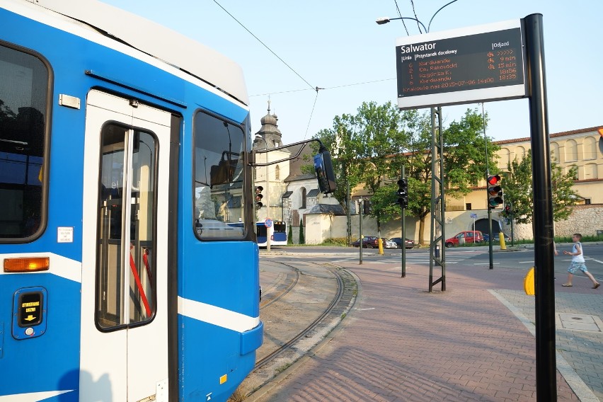 Kraków. Z tablicy dowiemy się o zanieczyszczeniach