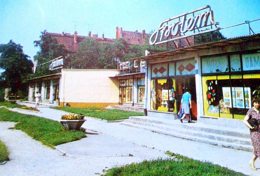 Kolorowe lata 80. Uśmiechnięci ludzie, nowe budynki, Maluchy i Fiaty na ulicach Zgorzelca. Zobaczcie!