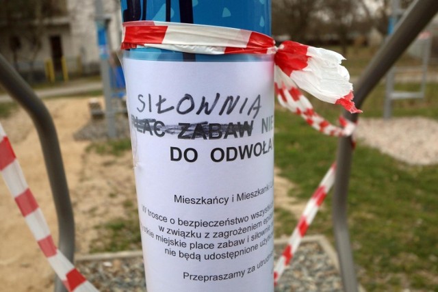 Przedsiębiorców zagoniono w ślepy zaułek. Jeśli firma stoi, to nie zarabia. Jeśli wygląda na to, że firma postoi długo, przez pandemię, to nie ma ani sensu, ani możliwości zatrudniania takiej załogi jak jeszcze niedawno, kiedy firma działała na pełnych obrotach.