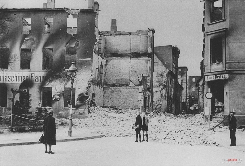 Centrum miasta po bombardowaniu