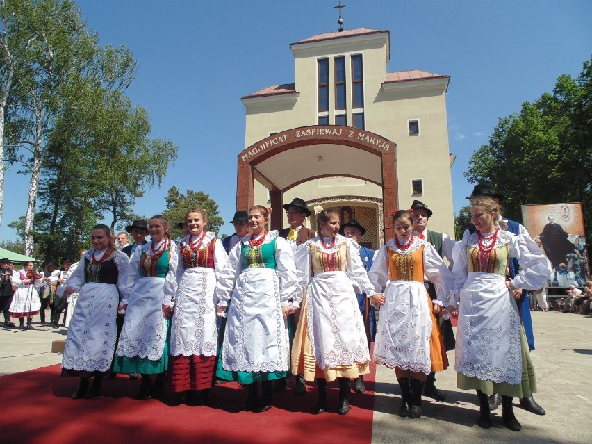 Występ Zespołu na odpuście w Sanktuarium Matki Bożej Loretańskiej w miejscowości Loretto koło Warszawy (24 maja 2014 r.)