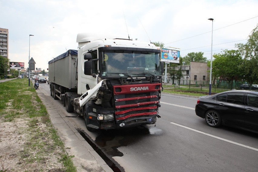 Kraków: Wypadek na Ruczaju. Aż 15 osób jest rannych [NOWE ZDJĘCIA, WIDEO]