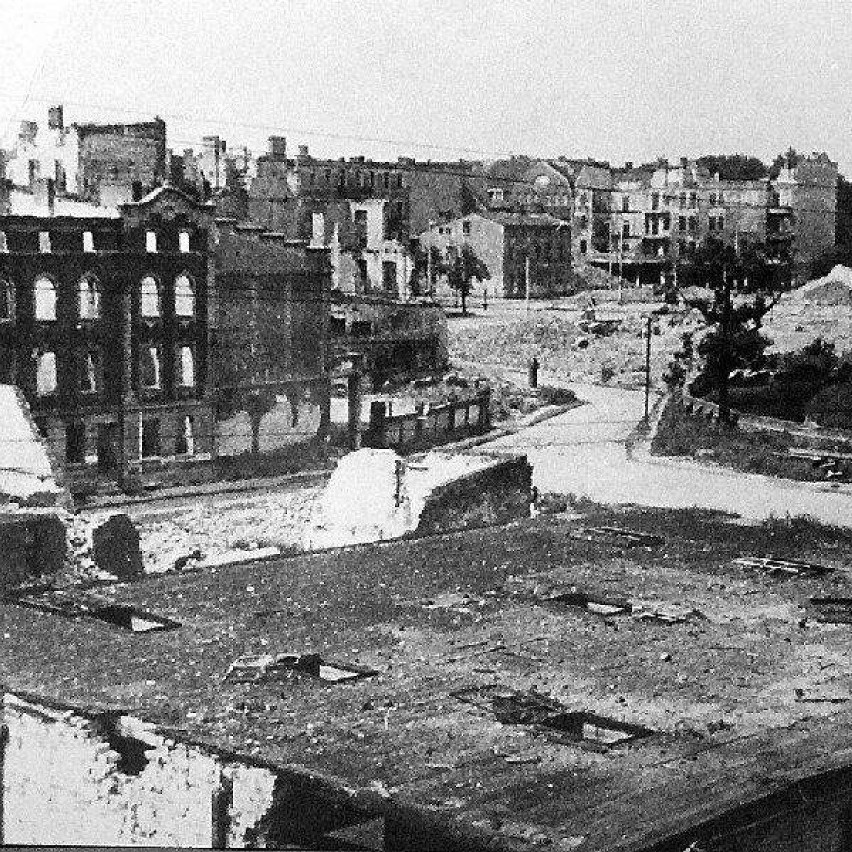 Tak wyglądał w 1945 roku "plac Stycznia".