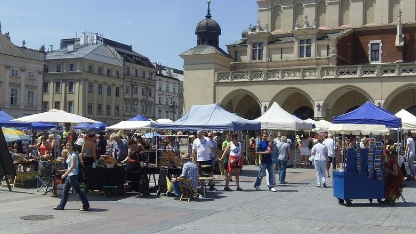 Targi staroci na Rynku Głównym.