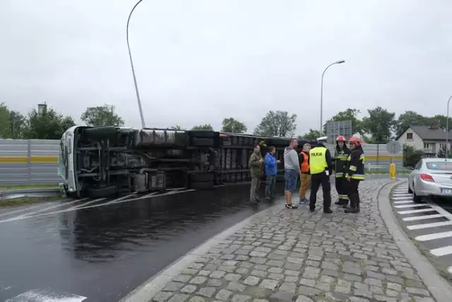 Dramat w Lubiczu. Pojechał do wypadku TIR-a i uratował duszące się dziecko