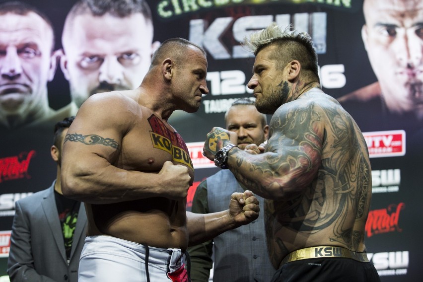 Popek - Pudzian na KSW 37 w Krakowie. Oficjalne ważenie przed KSW 37 [ZDJĘCIA]